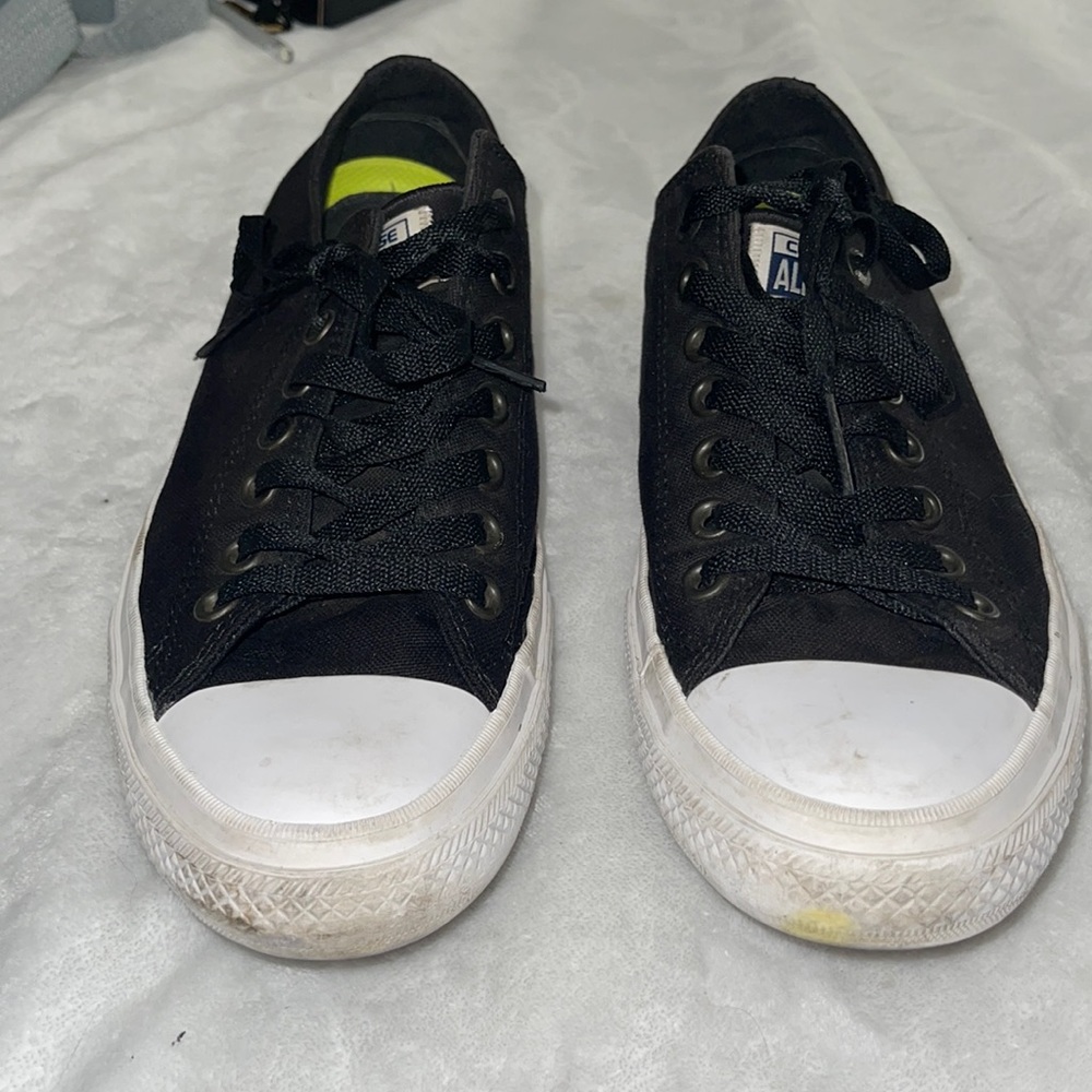 Used Converse - Picture 1 of 9